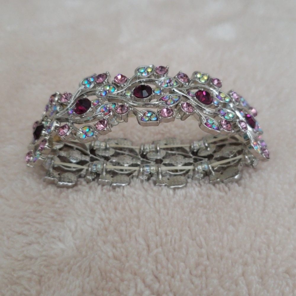 Very pretty bracelet 💗 - Picture 3 of 4
